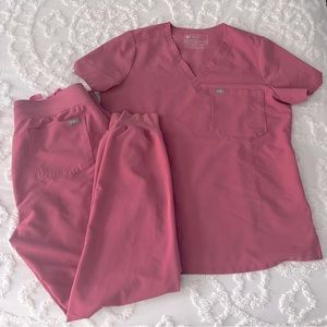 FIGS set in Medium- Catrina top & Zamora joggers